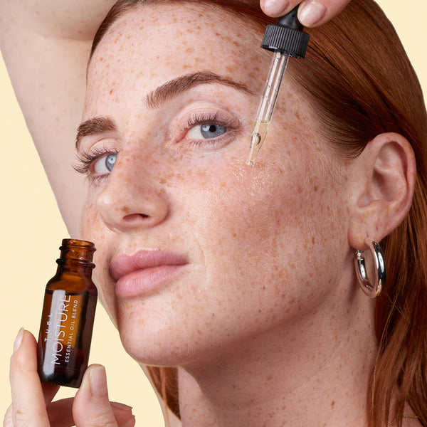    Moisture-Nourishing-Essential-Oil-Blend-Retail-Skin